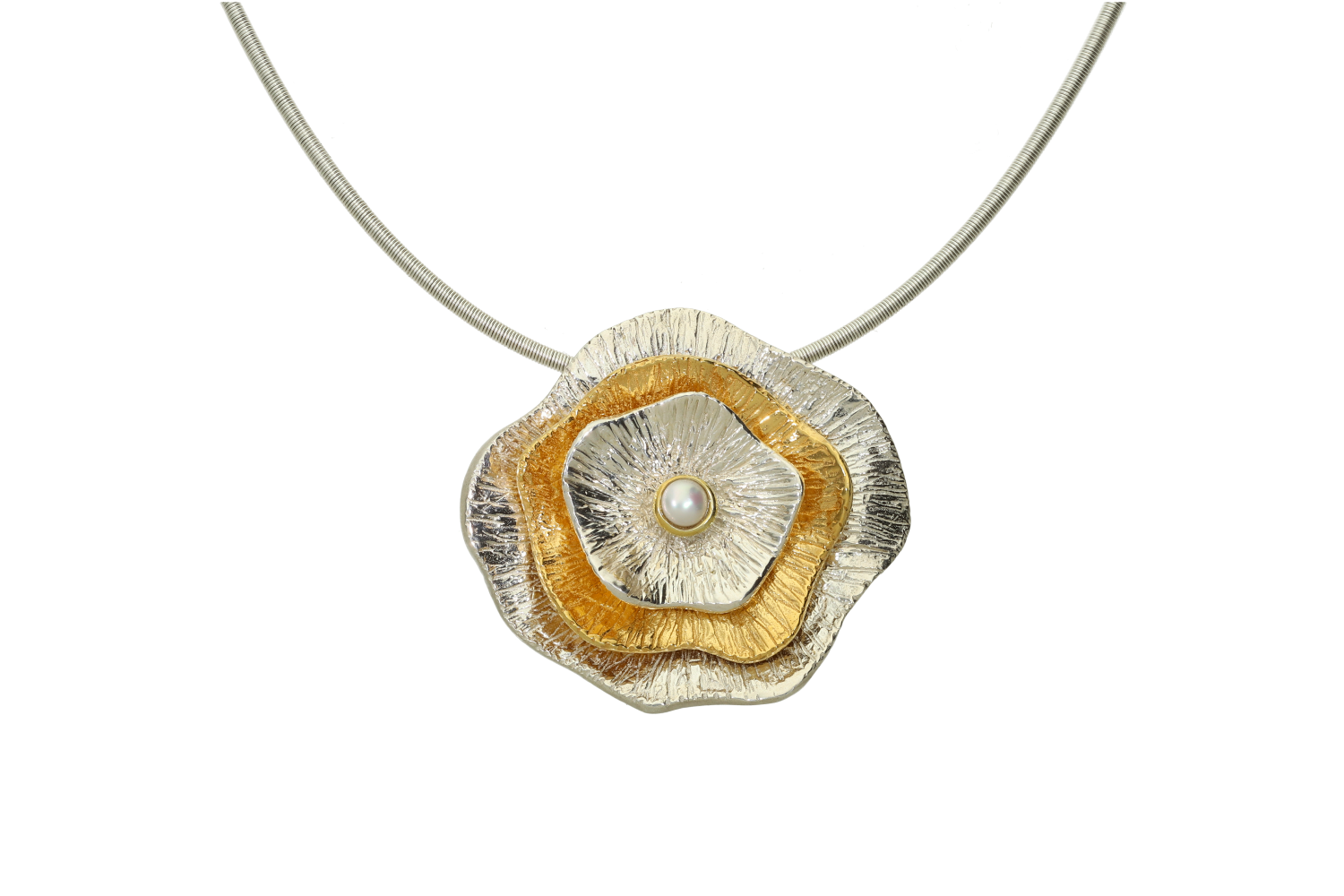 Κολιέ σε διχρωμο ασήμι 925° νούφαρο με μαργαριτάρι
