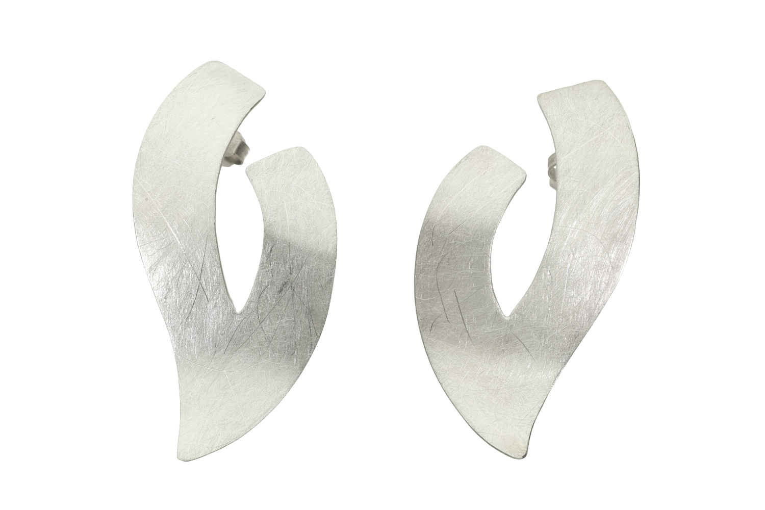 Σκουλαρίκια σε ασήμι 925° με μοντέρνο μοτίφ